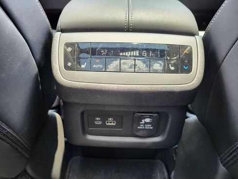 Certified 2025 Nissan Pathfinder Platinum AWD/4WD image 13