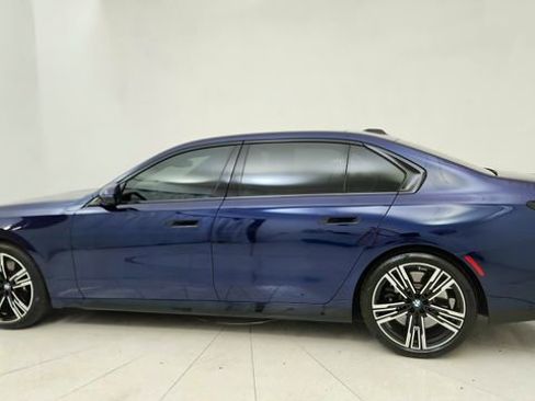 Used 2023 BMW 760i xDrive AWD/4WD image 4