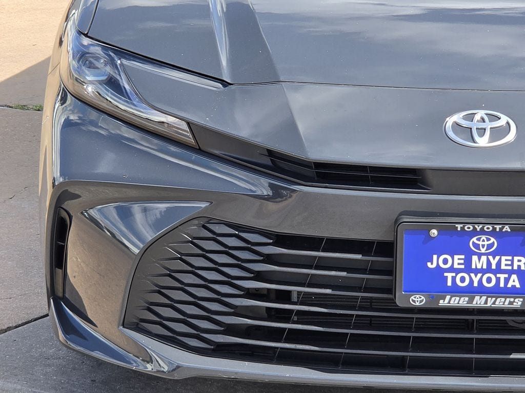 Used 2026 Toyota Camry LE FWD image 5