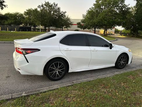 Used 2021 Toyota Camry SE image 5