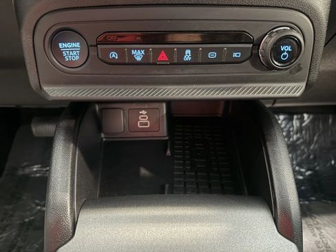 Used 2025 Ford Bronco Sport Outer Banks AWD/4WD image 37