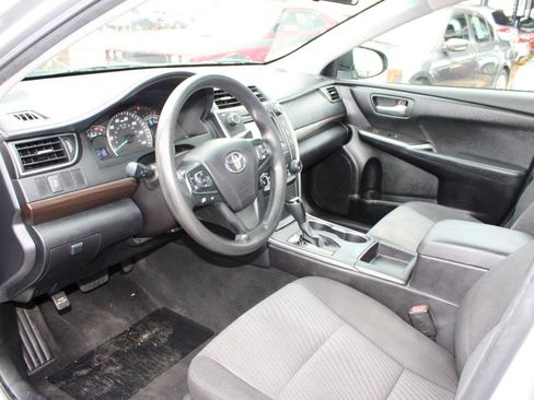 Used 2015 Toyota Camry LE FWD image 12