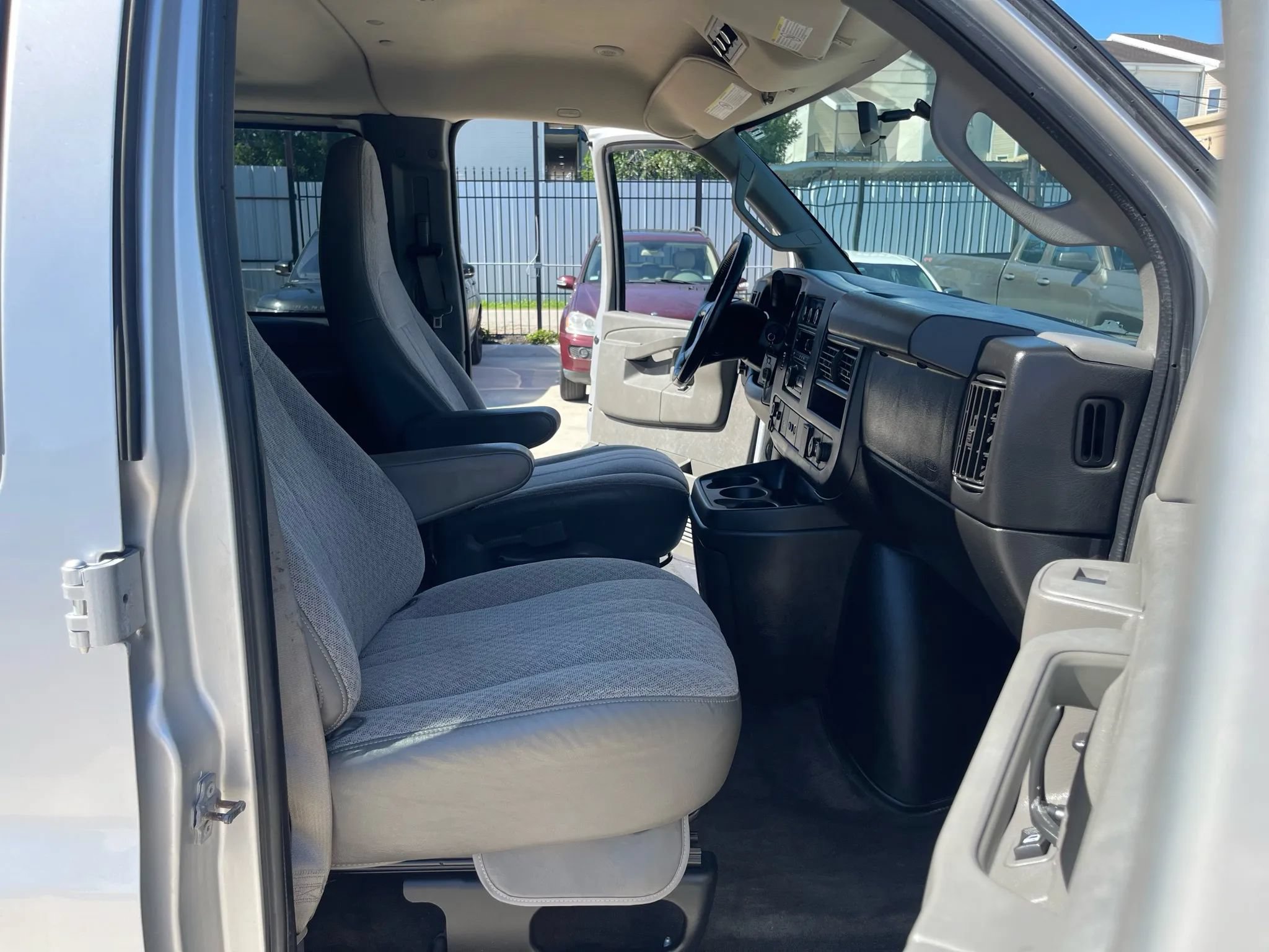 Used 2016 Chevrolet Express 2500 LS RWD image 35