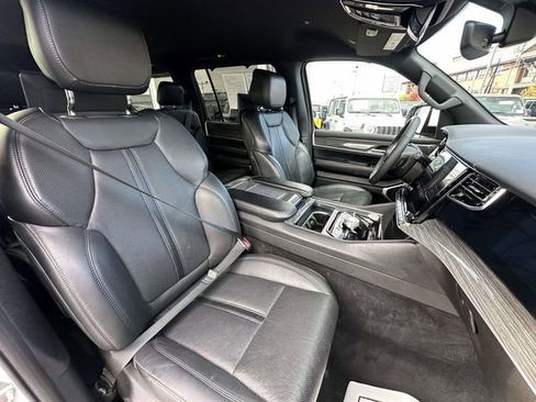 Used 2022 Jeep Wagoneer Series III w/ Convenience Group I image 41