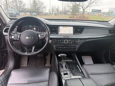 Used 2019 Kia Cadenza Limited image 12
