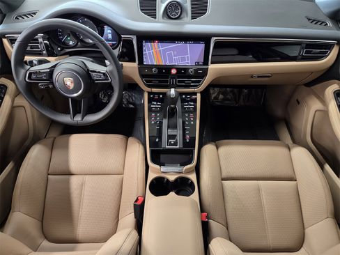 Used 2026 Porsche Macan image 13