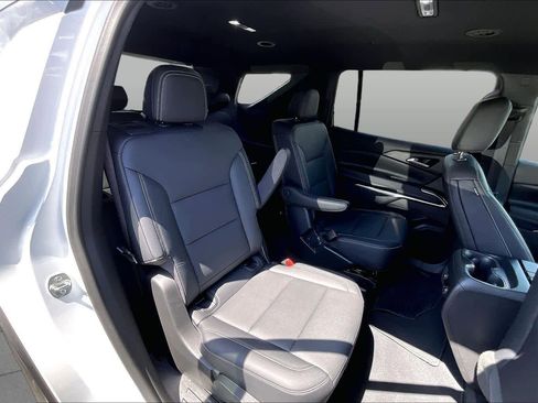 Used 2025 Chevrolet Traverse LT AWD/4WD image 26