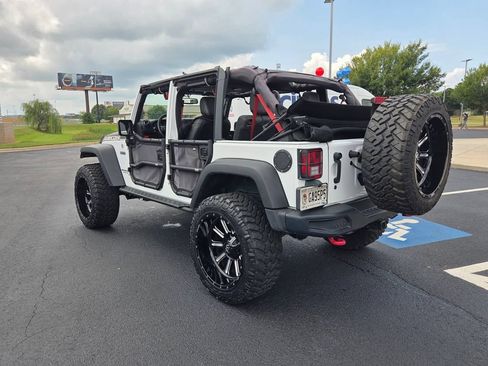 Used 2017 Jeep Wrangler Unlimited Rubicon AWD/4WD image 6