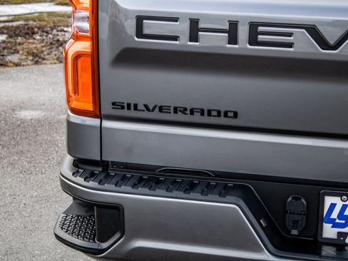 Used 2021 Chevrolet Silverado 1500 Custom w/ LPO, Dark Essentials Package image 12