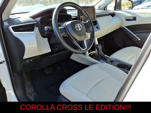 Used 2023 Toyota Corolla Cross LE w/ Moonroof Package AWD/4WD image 14