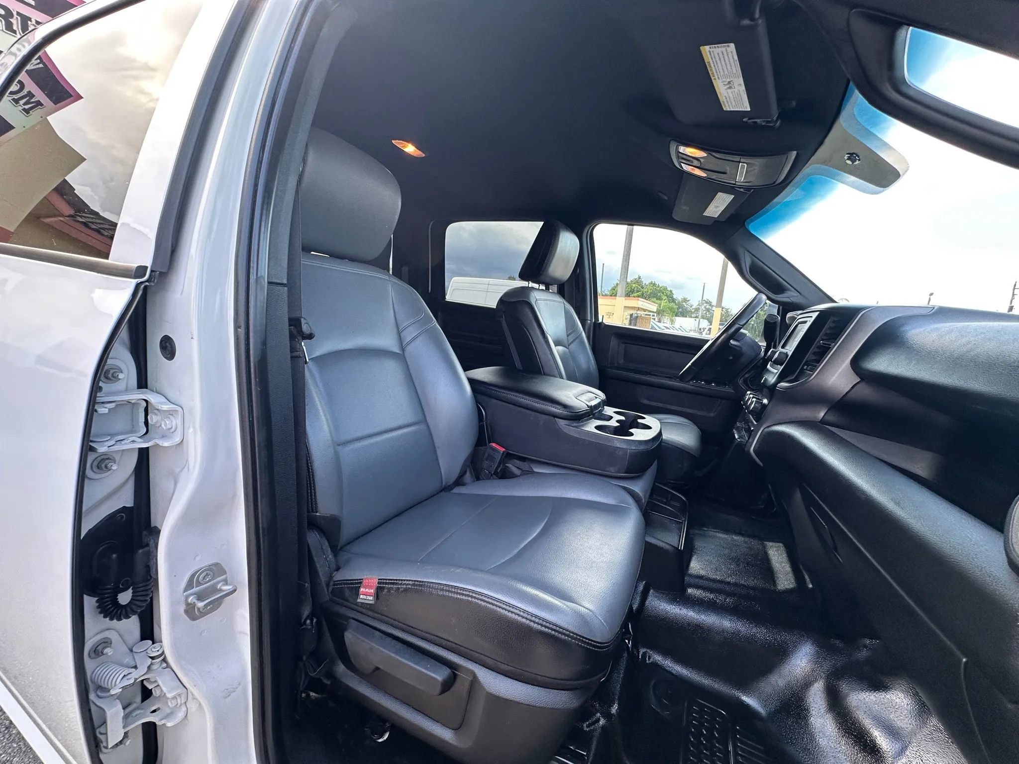 Used 2022 RAM 2500 Tradesman AWD/4WD image 21