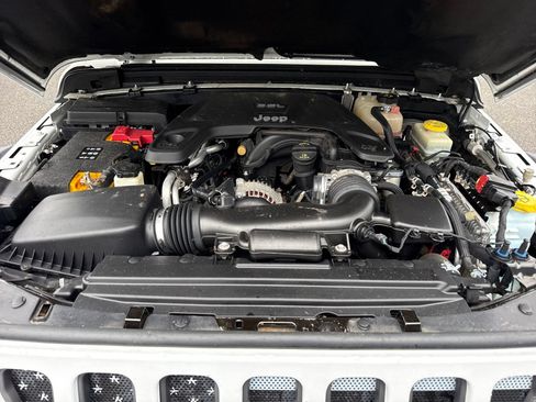 Used 2018 Jeep Wrangler Rubicon AWD/4WD image 33