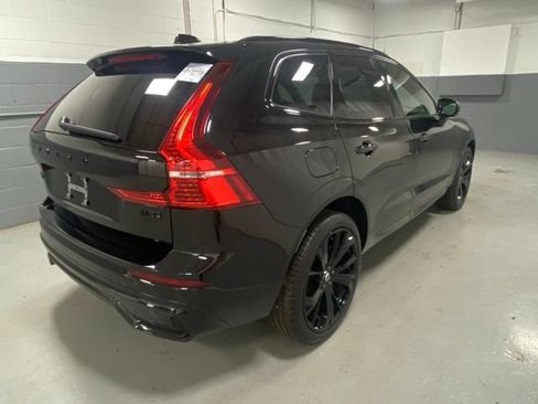 Certified 2025 Volvo XC60 B5 Ultra AWD/4WD image 3
