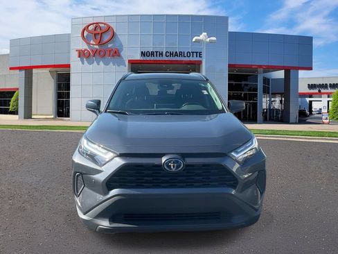 Used 2023 Toyota RAV4 LE AWD/4WD image 3