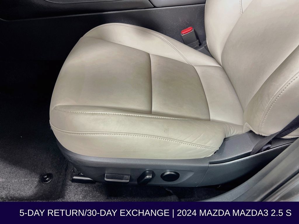 Used 2024 MAZDA MAZDA3 s FWD image 25