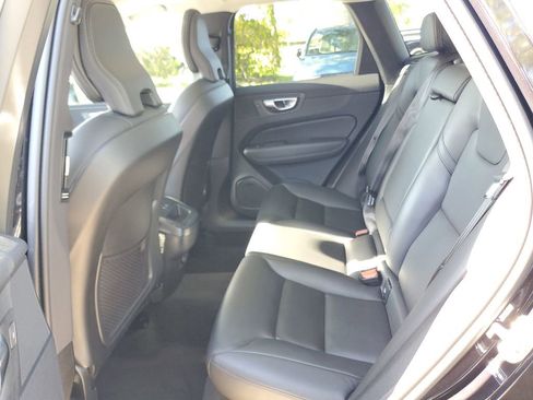 Certified 2025 Volvo XC60 B5 Core AWD/4WD image 11