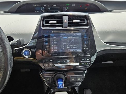 Used 2017 Toyota Prius Three w/ Advanced Technology Package image 8
