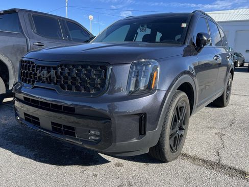 Used 2025 Kia Telluride SX Prestige X-Line image 3