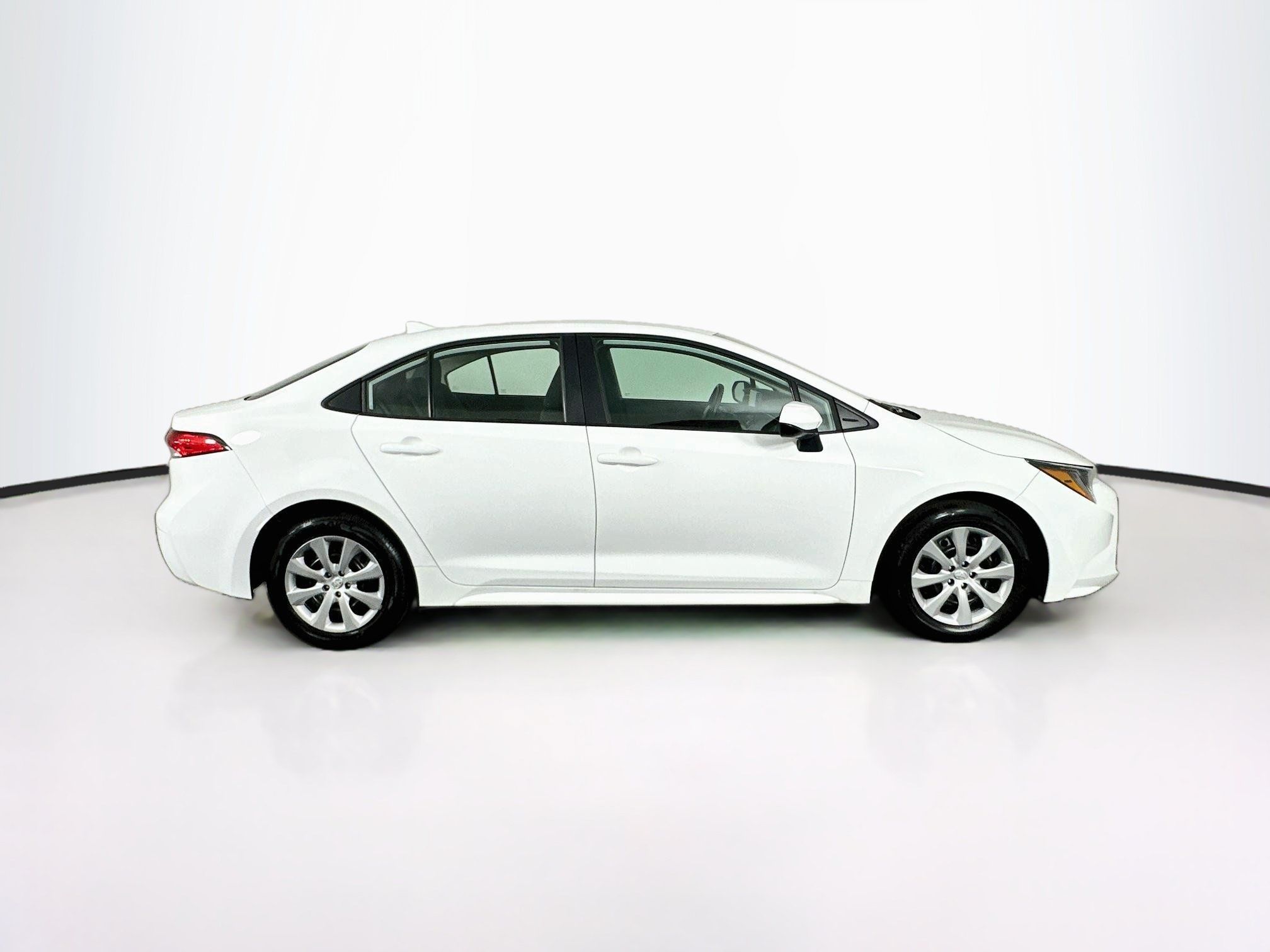 Used 2025 Toyota Corolla LE FWD image 10