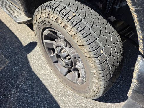 Used 2023 Ford F250 Lariat w/ Sport Appearance Package AWD/4WD image 4