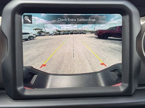 Used 2022 Jeep Gladiator Sport AWD/4WD image 23