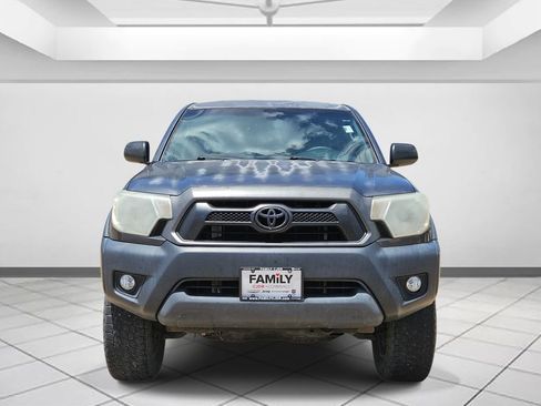 Used 2014 Toyota Tacoma PreRunner w/ Convenience Package RWD image 2