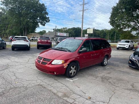 Used 2005 Dodge Grand Caravan SXT w/ Leather Interior Group FWD image 1