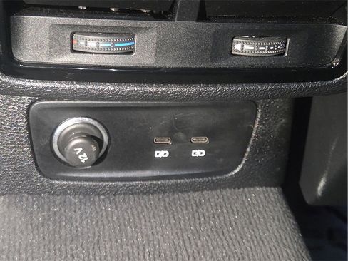 Used 2023 Audi Q3 2.0T Premium w/ Black Optic Sport Package image 15