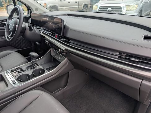 New 2025 Kia Carnival SX image 19