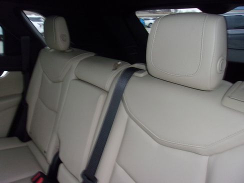 Used 2018 Cadillac XT5 AWD image 16