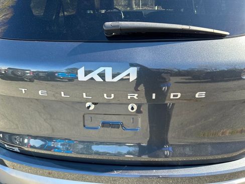 Used 2024 Kia Telluride SX Prestige image 12