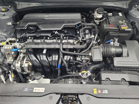 Used 2025 Hyundai Elantra Sport FWD image 30