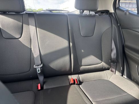 Used 2025 Buick Encore GX Preferred FWD image 36