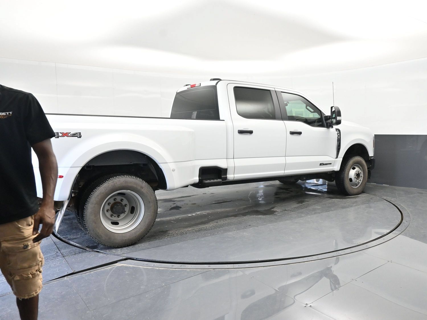 Used 2024 Ford F350 XL AWD/4WD image 5