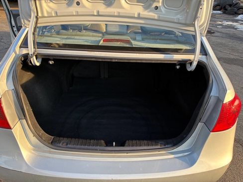 Used 2010 Hyundai Elantra GLS w/ Navigation Pkg 5 image 10