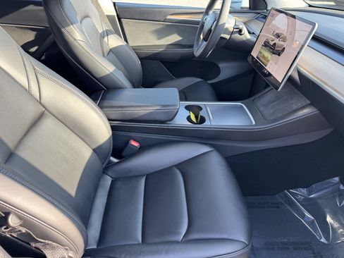 Used 2023 Tesla Model Y AWD image 8