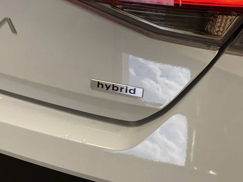 New 2025 Hyundai Elantra SEL image 31