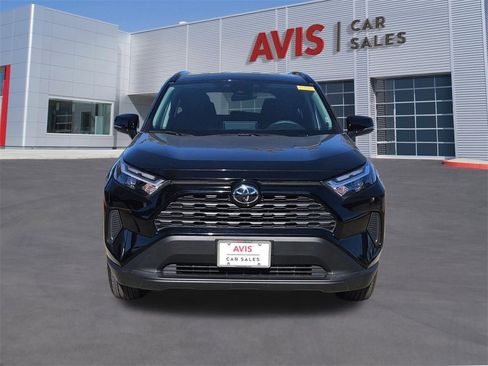 Used 2025 Toyota RAV4 XLE image 10