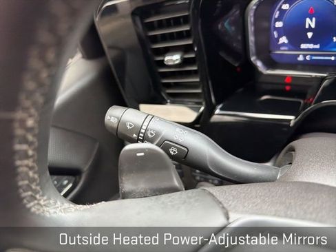 Used 2024 Chevrolet Silverado 1500 ZR2 image 40