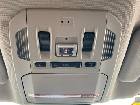 Used 2022 Toyota Highlander XLE image 26