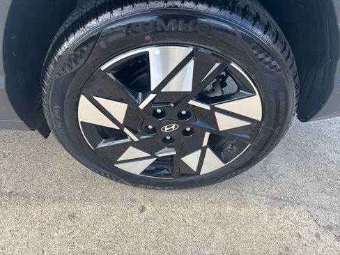 Used 2025 Hyundai Kona SEL image 28