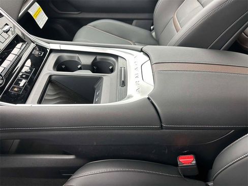 New 2025 Nissan Armada SL w/ Captain's Chari Seat Package image 33