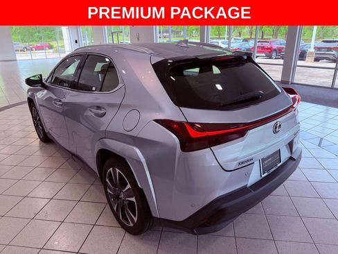 Used 2023 Lexus UX 250h FWD w/ Accessory Package (Z2) image 5