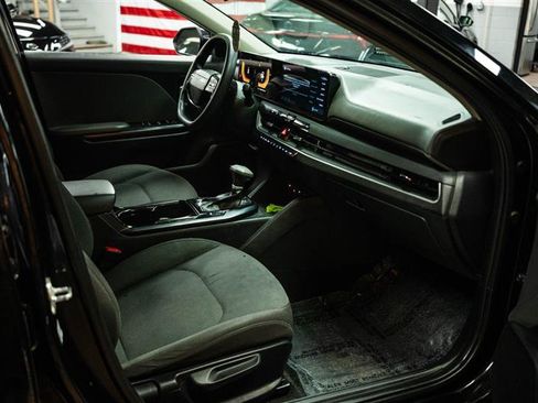 Used 2025 Kia K4 LX image 12