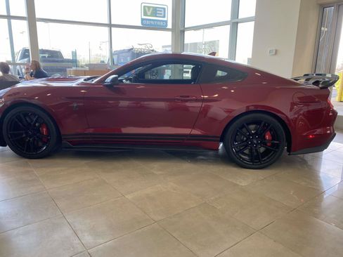 Used 2021 Ford Mustang Shelby GT500 w/ Technology Package image 4