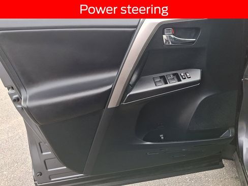 Used 2018 Toyota RAV4 XLE image 12