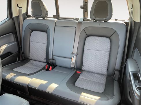 Used 2019 Chevrolet Colorado Z71 AWD/4WD image 16