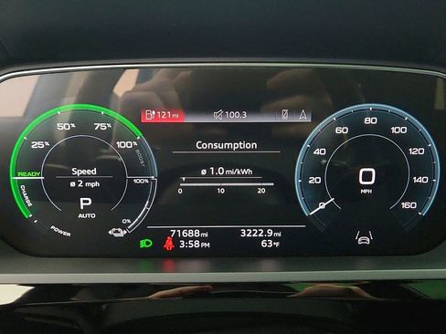Used 2022 Audi e-tron Premium Plus AWD/4WD image 13