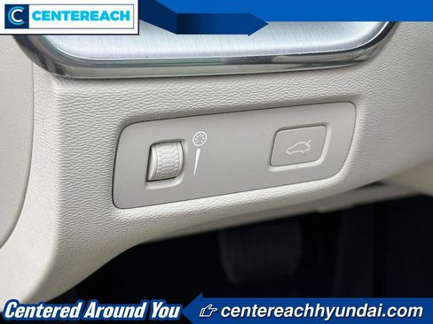 Used 2021 Volvo XC60 T5 Momentum AWD/4WD image 19