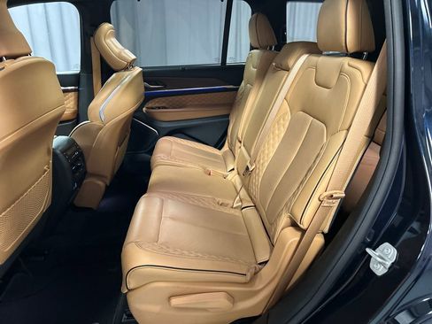 Used 2024 Jeep Grand Cherokee L Summit w/ Luxury Tech Group V image 24